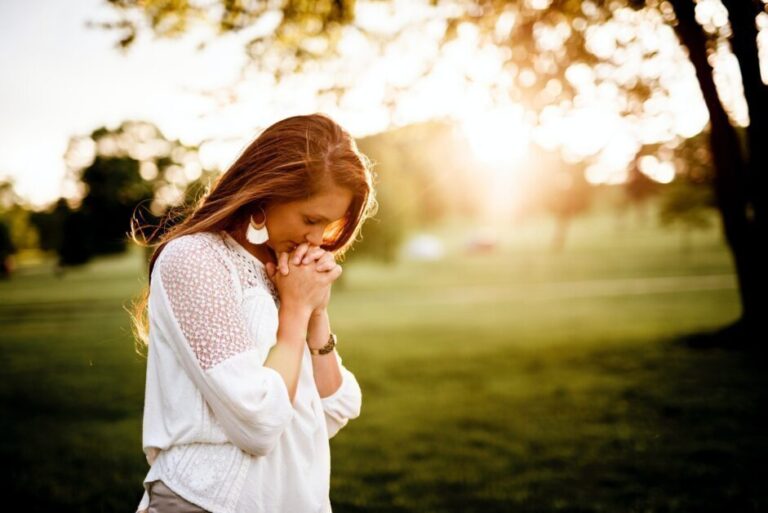Discover The 5 Surprising Wellbeing Advantages Of Prayer